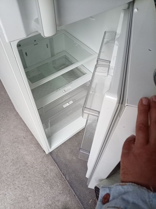 Холодильник LG сотилади продаётся