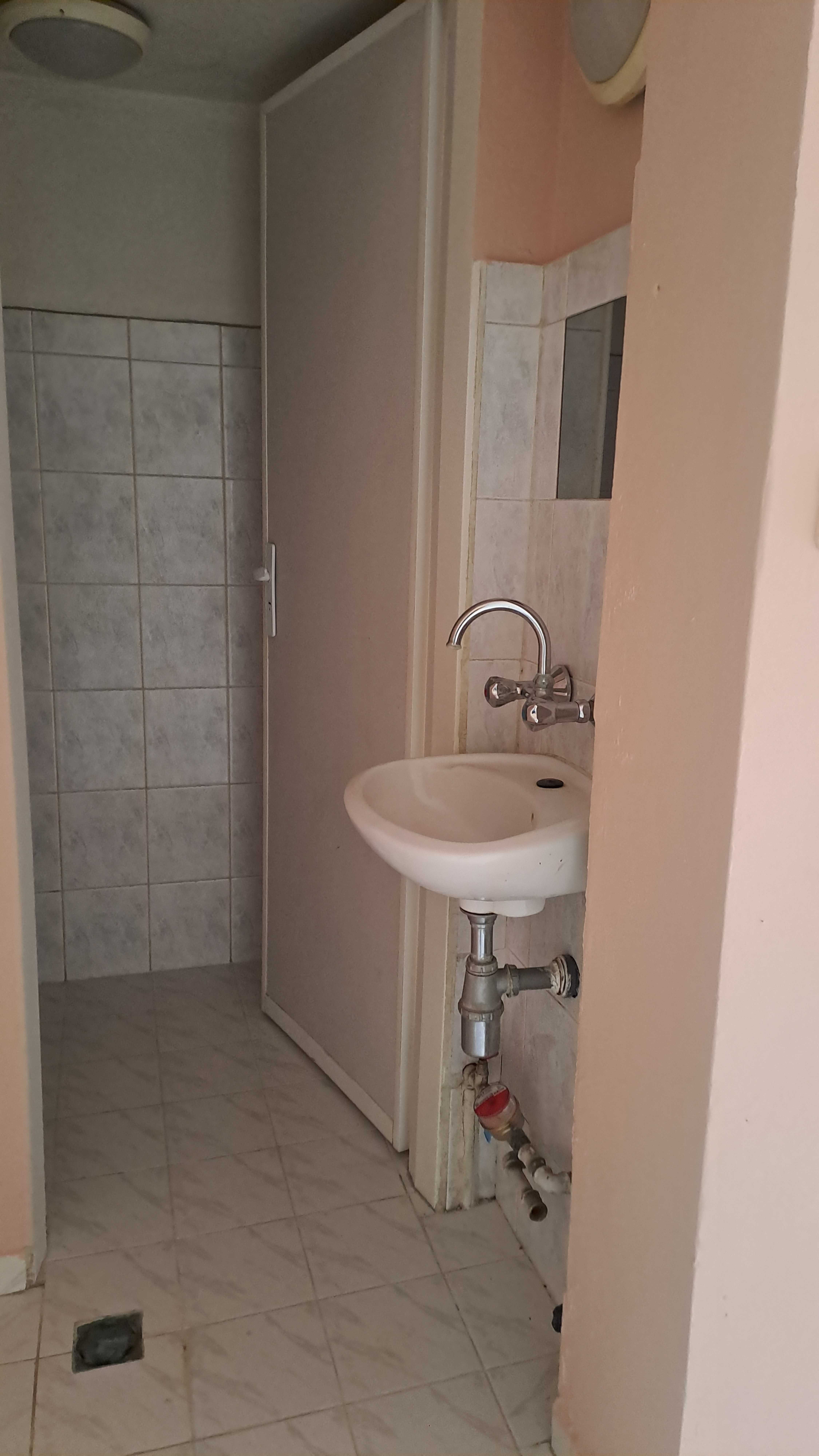 Продава магазин в гр. Русе, кв. Възраждане