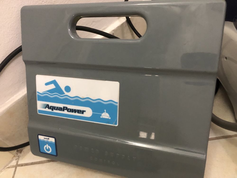 Robot aspirator curatare intretine piscina Irripool 100