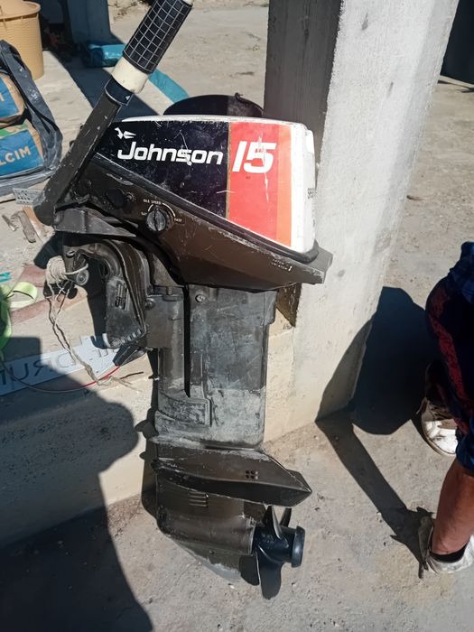 Vând motor Johnson 15 cai putere