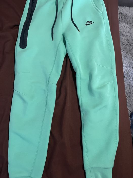 Nike tech fleece S