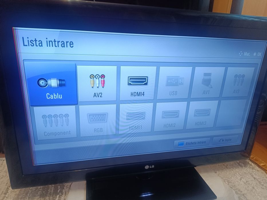 Tv LG funcțional, plus telecomandă