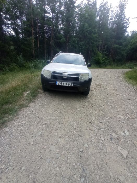 Vând Dacia Duster