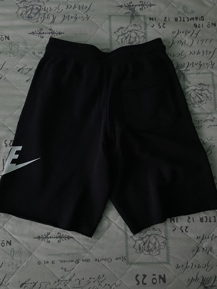 Pantaloni scurti nike negri