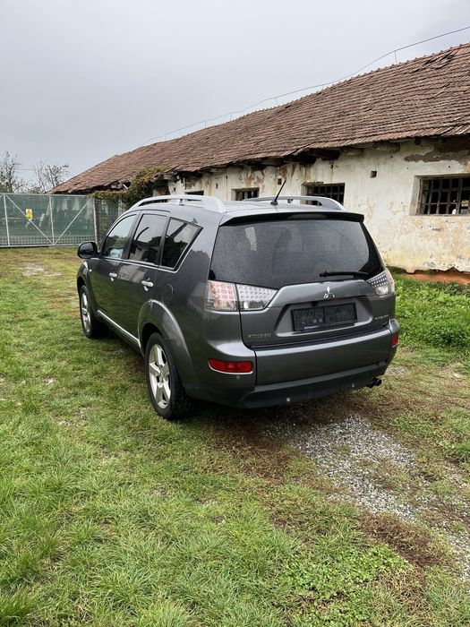 Vând Mitsubishi Outlander 2.0 d 4x4