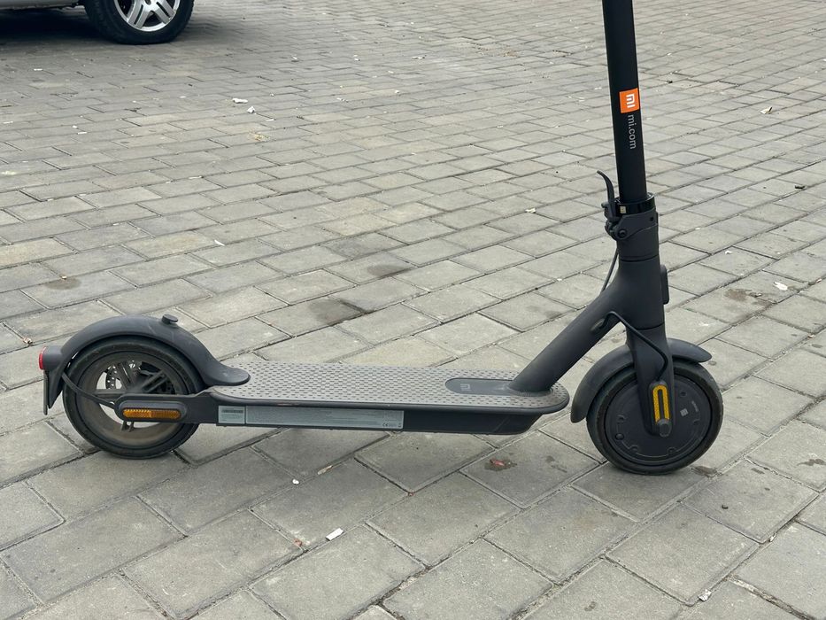 Xiaomi Mi Electric Scooter Essential