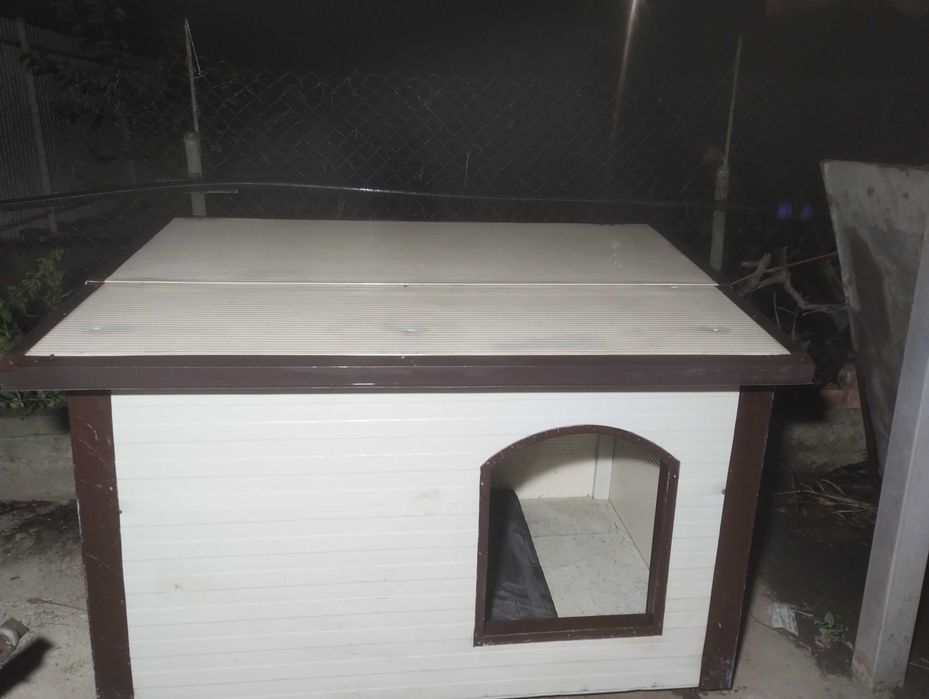 Cușcă câine mare – metal + panouri, bine izolată, rezistentă, 1.6m