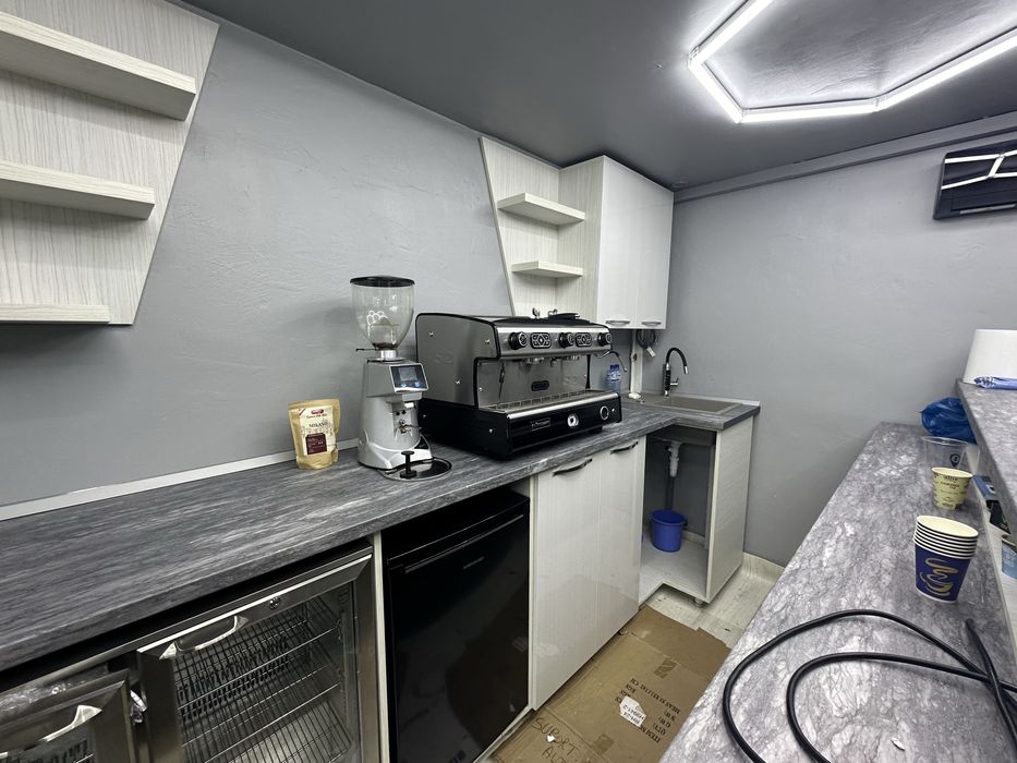 Mobilier cafenea , bar , complet utilat