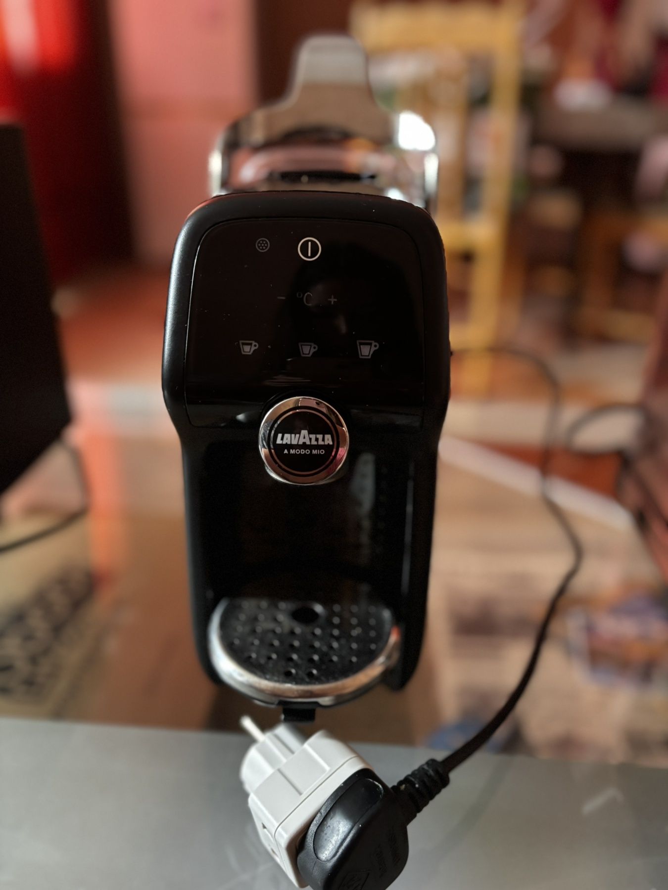 Кафемашина Лаваца/Lavazza A Modo Mio AEG