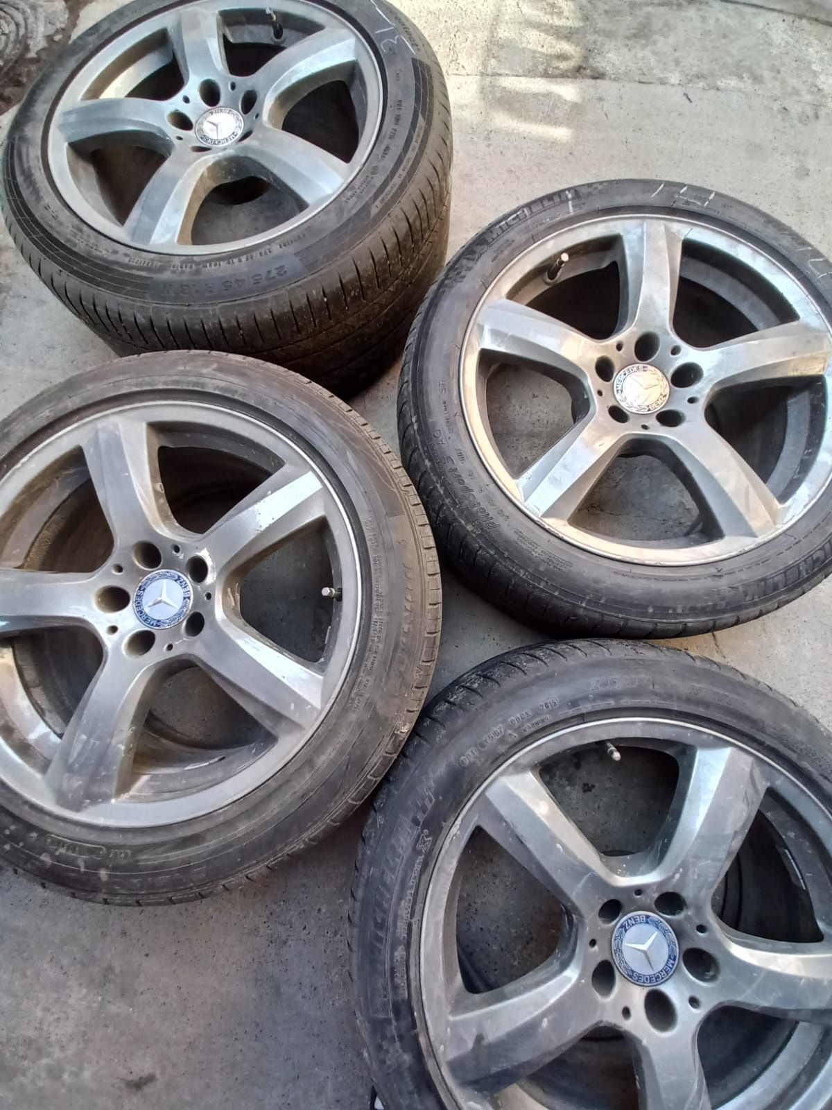 Комплект резины с дисками 245/50 R18