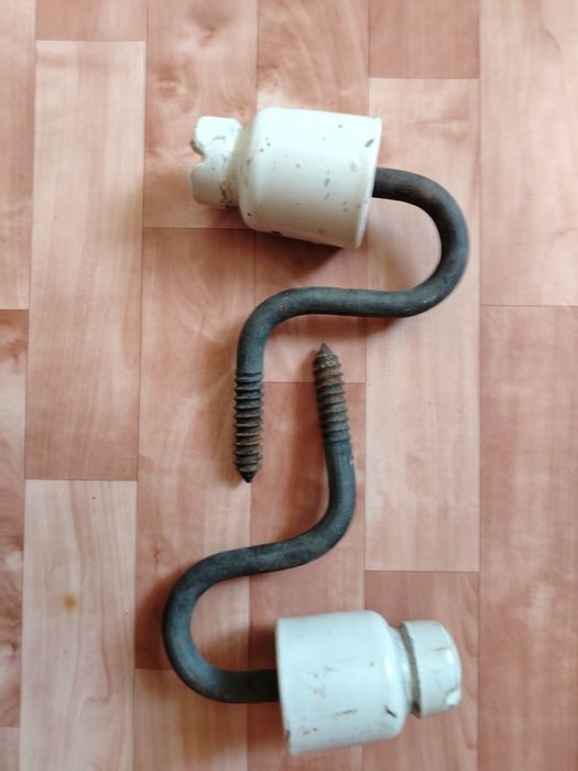 Изоляторы на столб