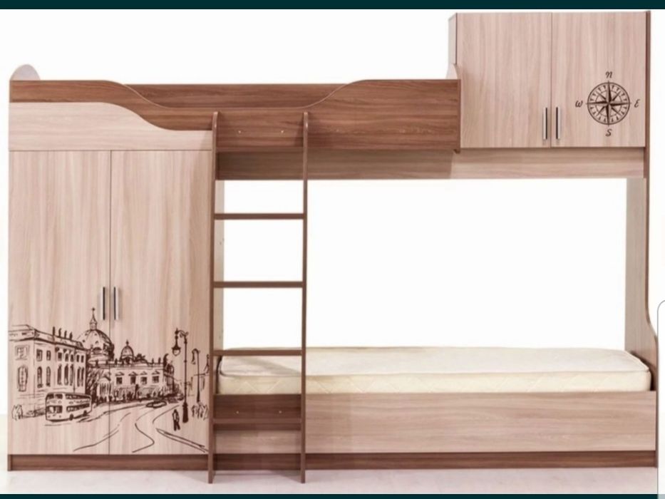 Продам двухъярусную кровать с 2-мя ортопедическими  матрасами