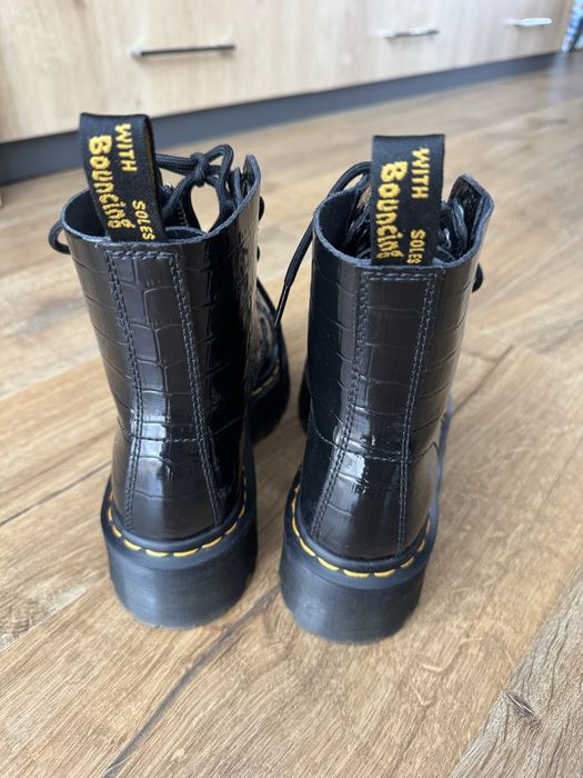 Дамски боти Dr Martens.