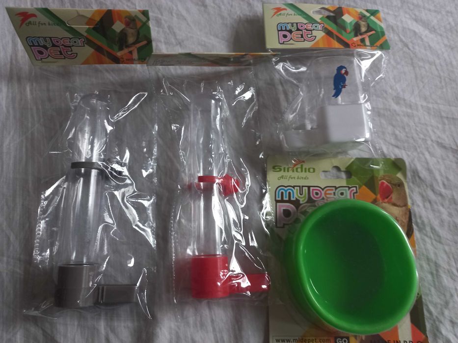 Аксесоари за папагали - поили и хранилка - всичко за 8 лв