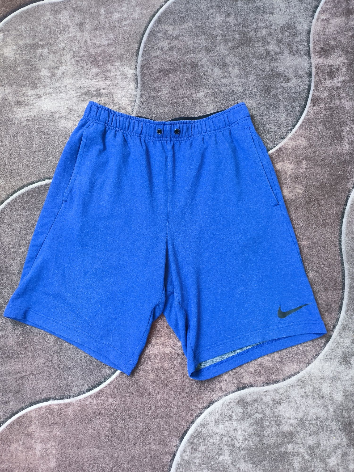 Nike къси панталони размер M