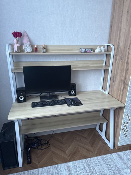 Письменный стол – современный дизайн, удобство и качество