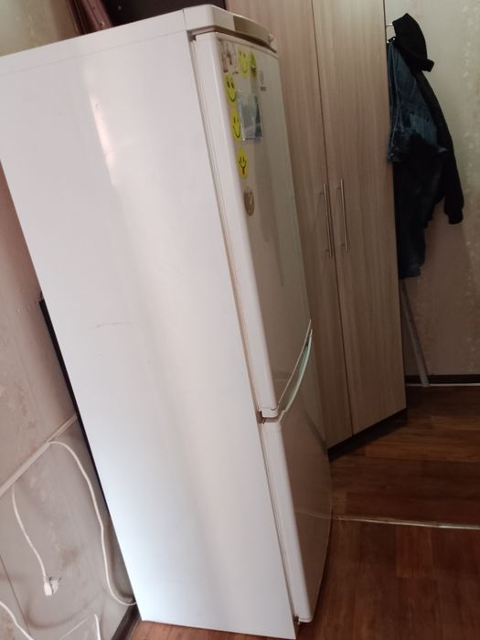 Продается холодильник индезит