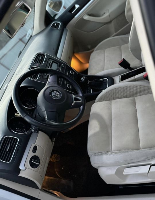 Volkswagen Golf VI 1.6 TDI