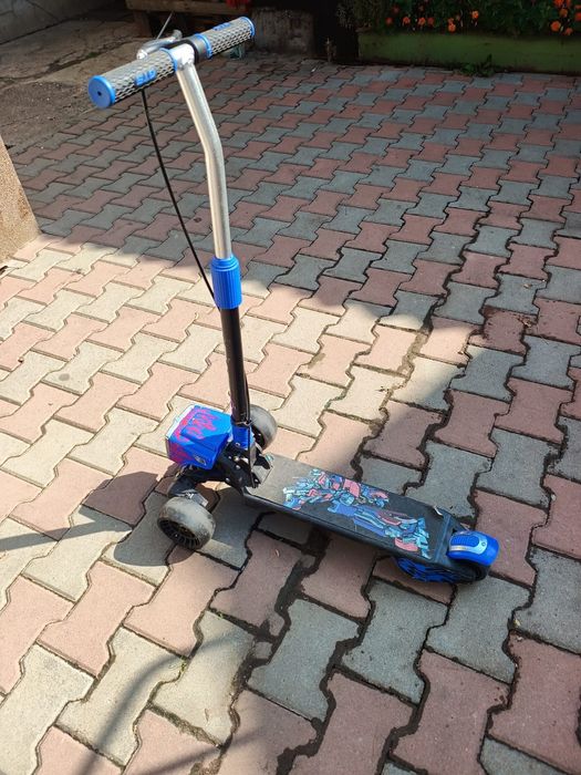 Trotinetă pentru copii