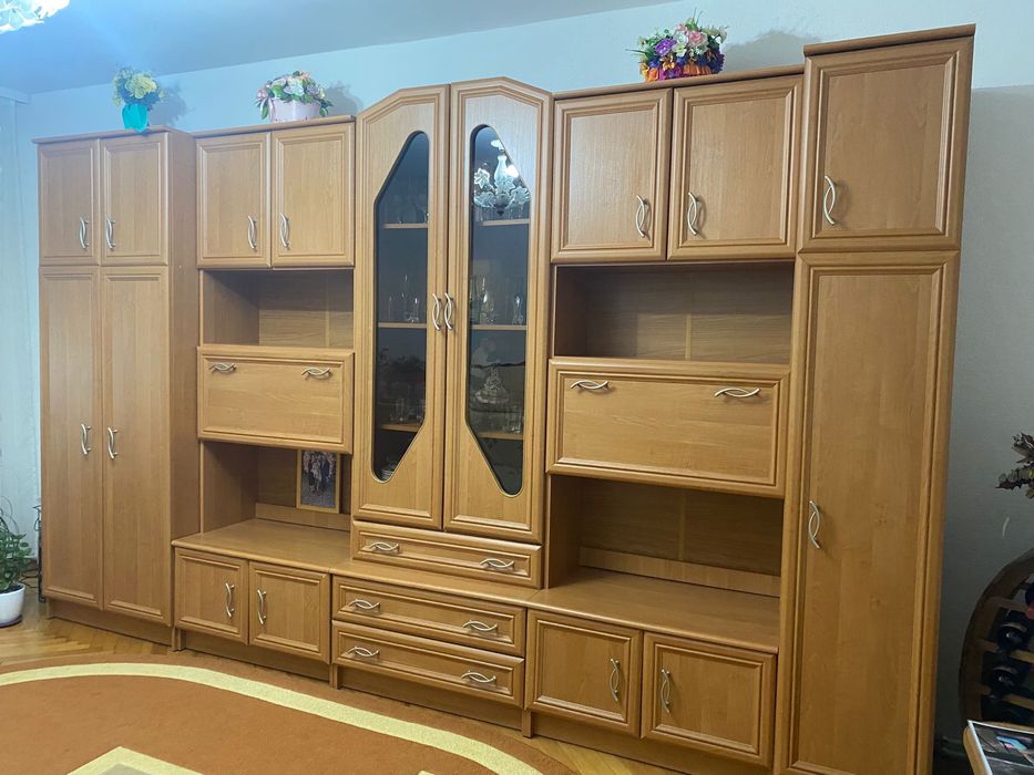 Vand mobila living si masa