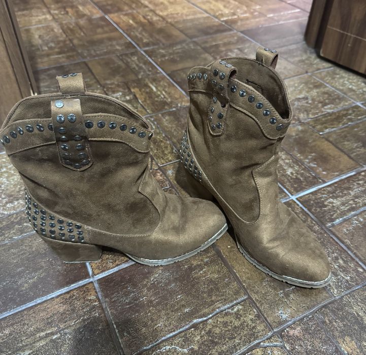 Cizme scurte captuseala interioara