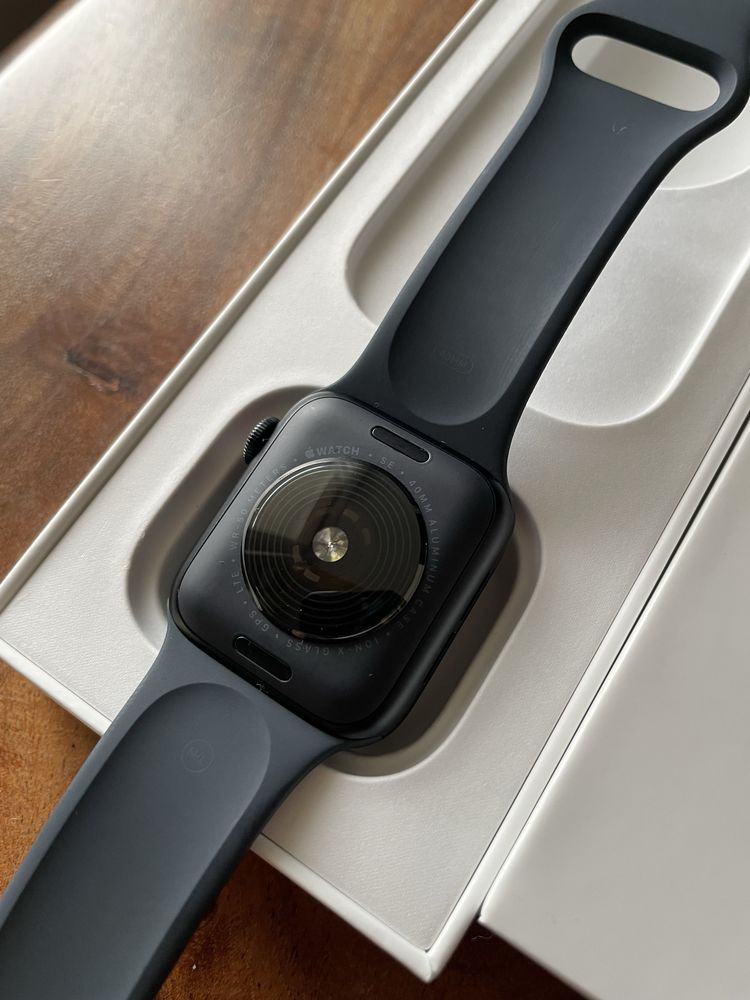 Apple Watch SE 2 40mm LTE – Отлично състояние