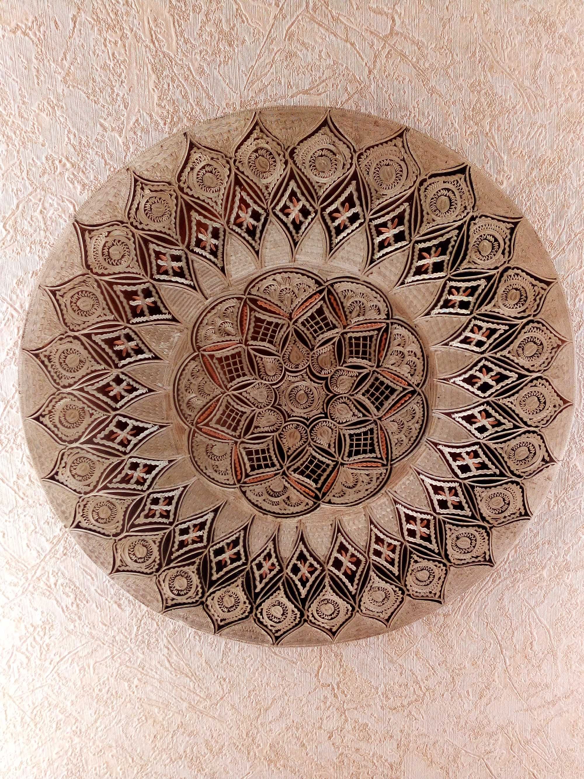 Старинный настенный  сувенир гравировка с орнаментом ручной работы