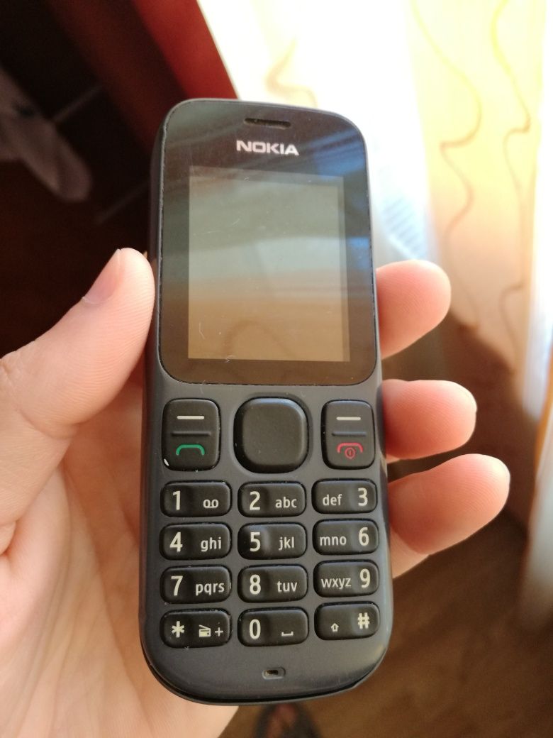Nokia 100  pt piese