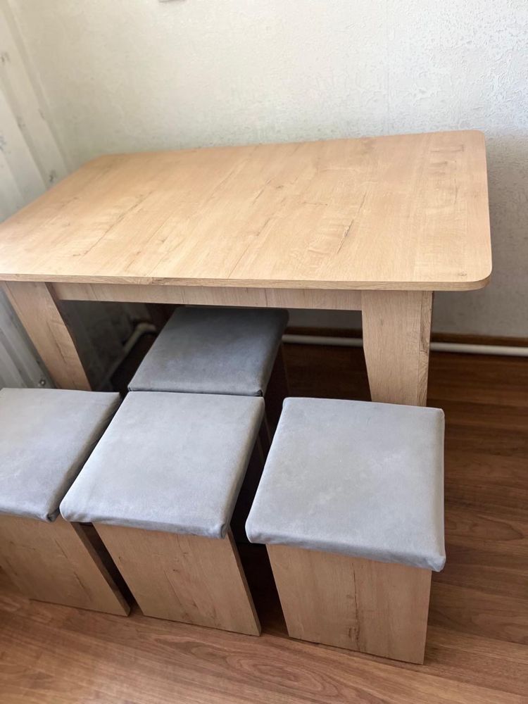 Продам стол со стульями