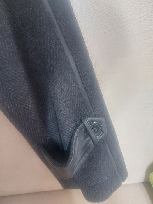 Palton bărbătesc clasic elegant din lana și inserții de piele