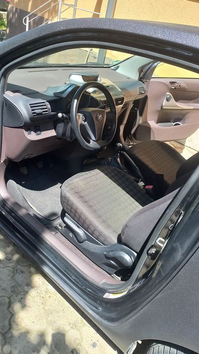 Toyota iq 1.0 2009