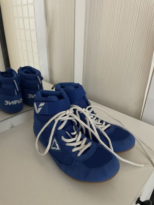 Продам боксерки (борцовки)