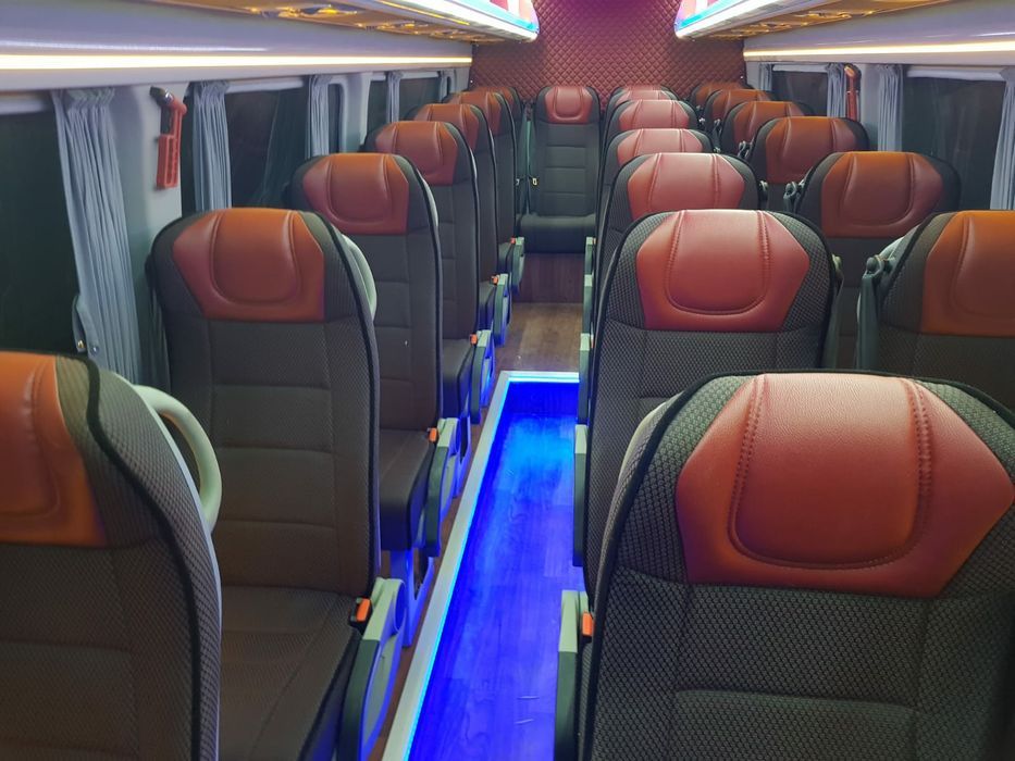 Inchirieri microbuze si autocare