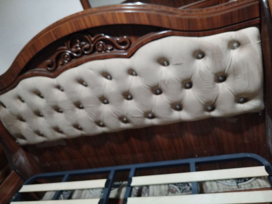 Spalniy bez matras sotiladi