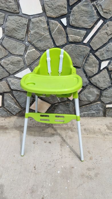 Scaun de masa bebe