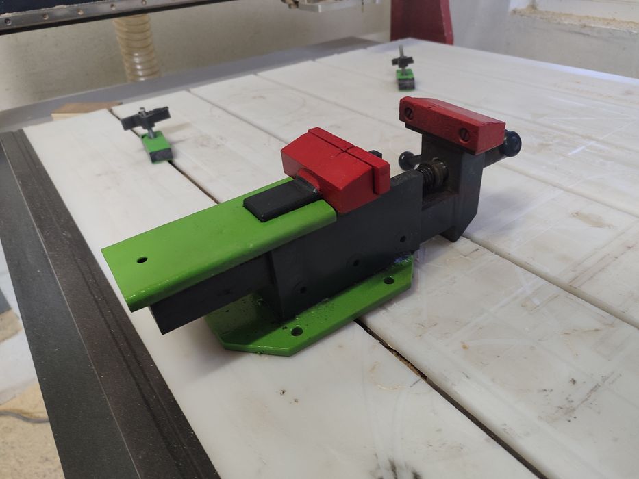 Menghină metal 95-130mm