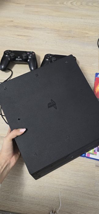 Ps 4 pro de 1 Tb , 2 controllere