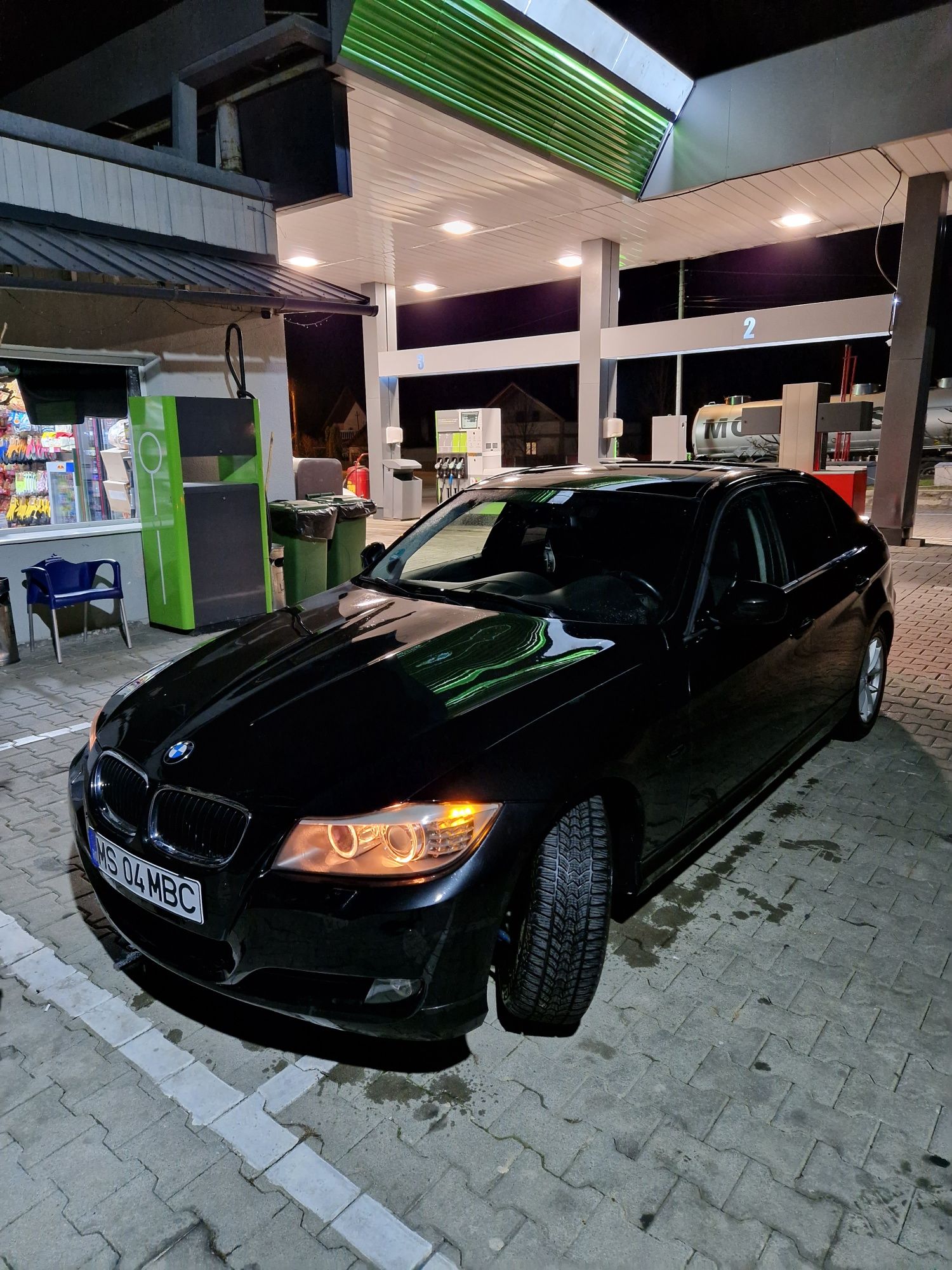 Vând bmw e90 318 i