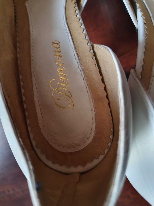 Бели официални обувки естествена кожа Димана