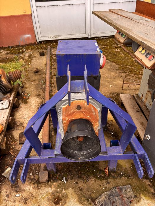 Generator curent pe priza de tractor