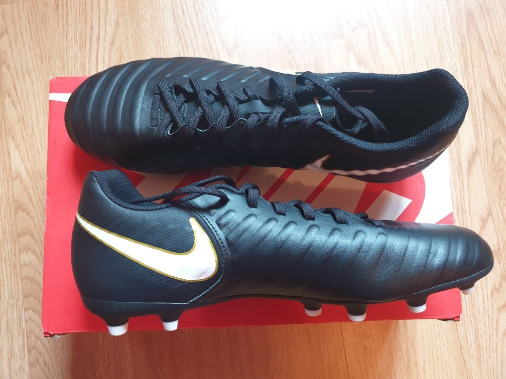 Ghete de fotbal Nike Tiempo Noi Originali!!