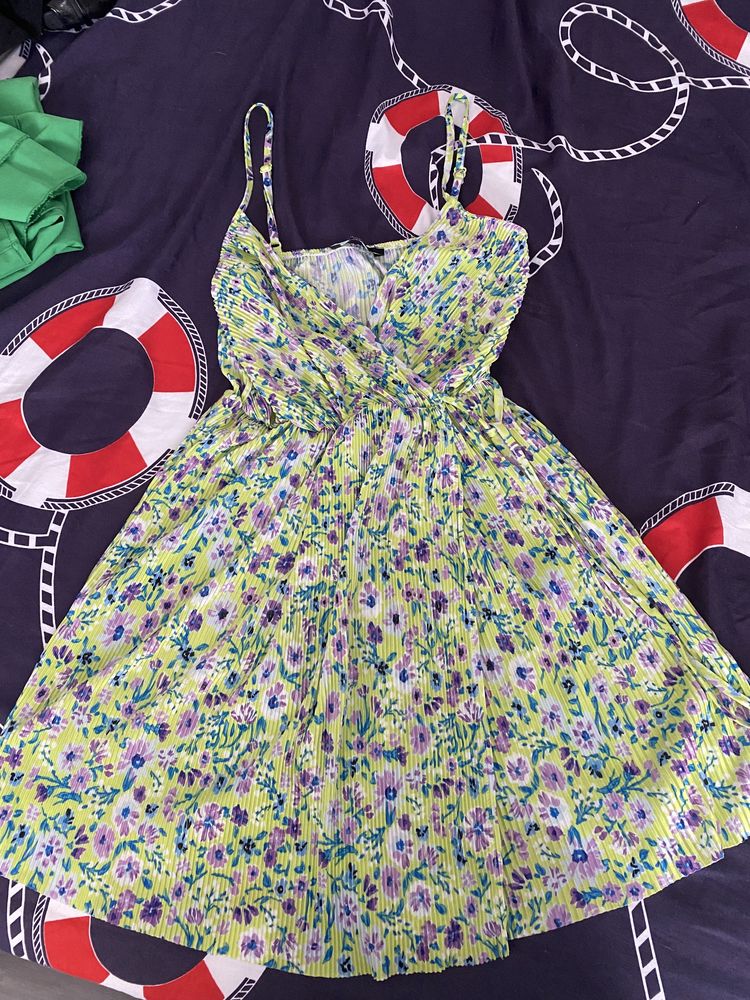 rochie verde inflorata