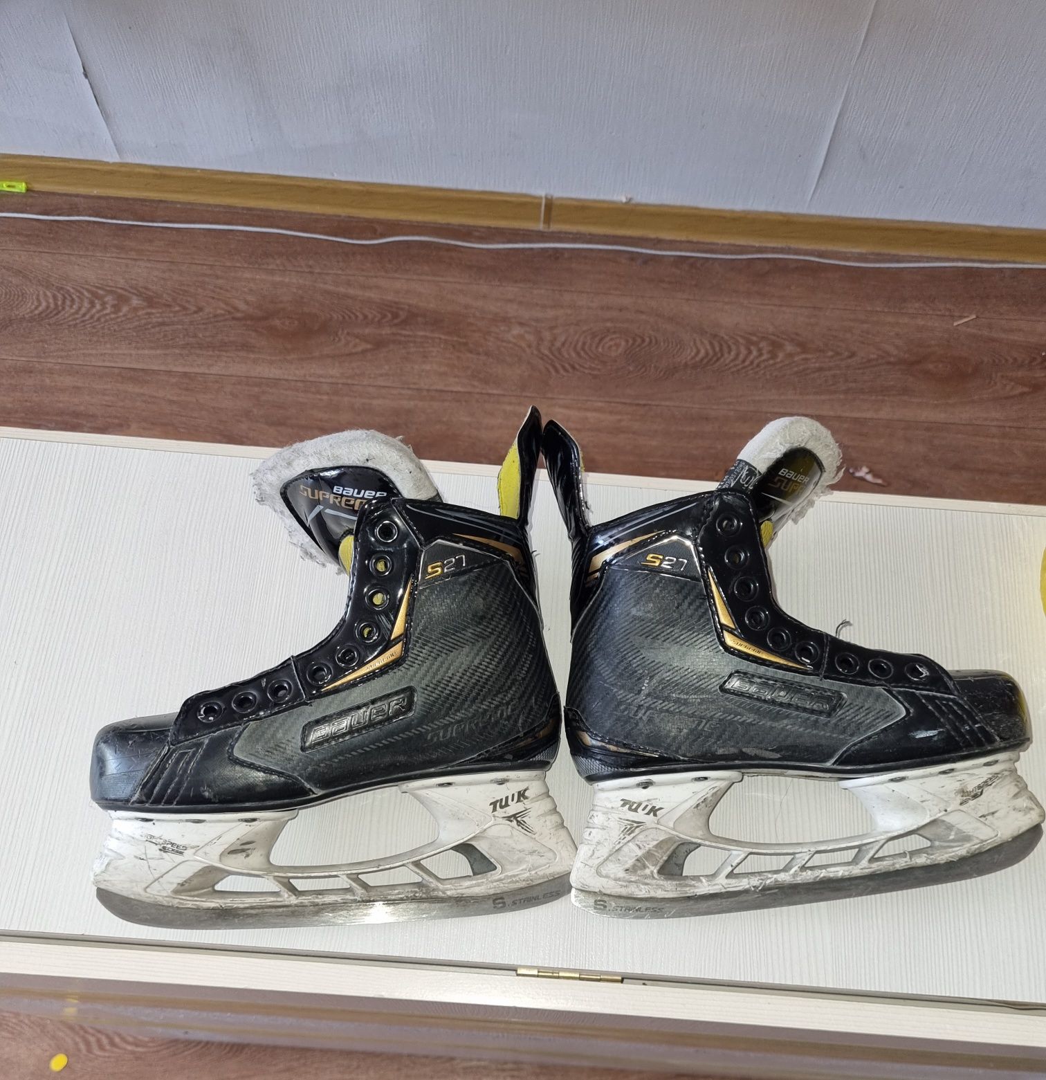 Продам коньки  Bauer Supreme s27 sr