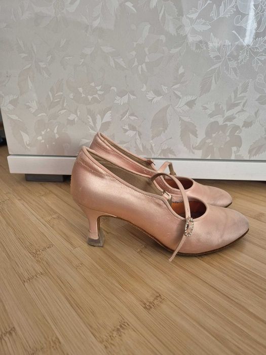 Pantofi dans standard BD Dance mar. 37 in stare foarte buna