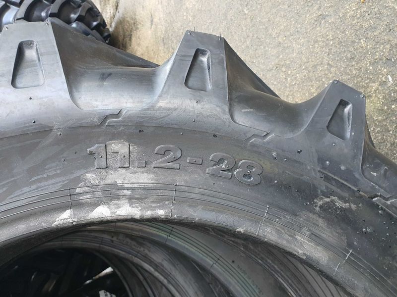 11.2-28 cauciucuri noi pentru tractoare agricole cu 8 pliuri de la 8PR