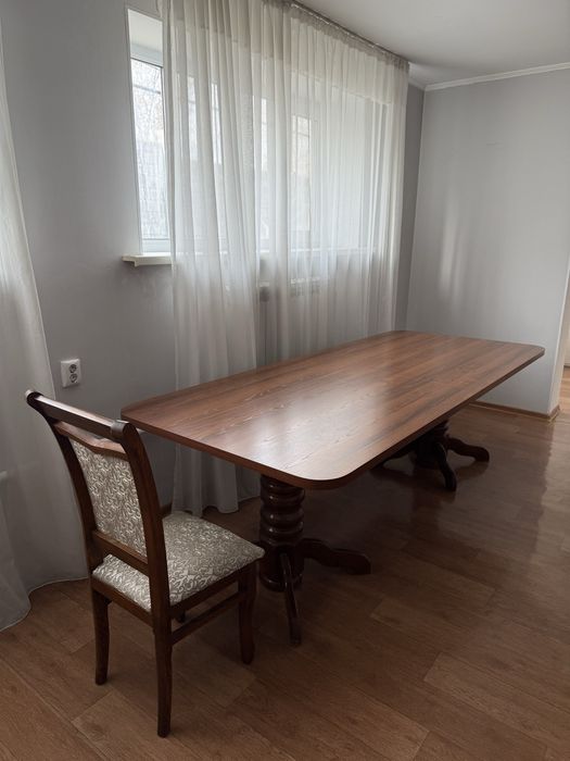 Продам стол со стульчиками