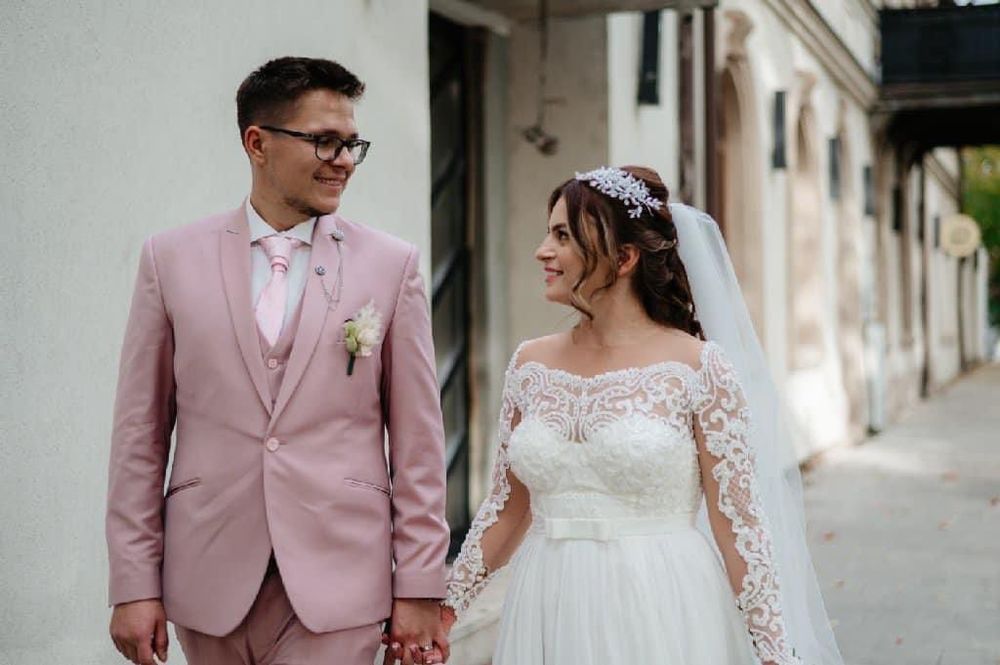 Vând rochie de mireasă. Făcută pe comandă de Adelina Boie.