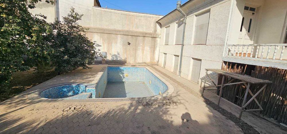 Братские Moгилы 5 sotokli hovli sotiladi, or-tir Yakkasaroy masjid.