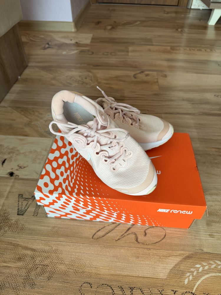 Дамски обувки Nike