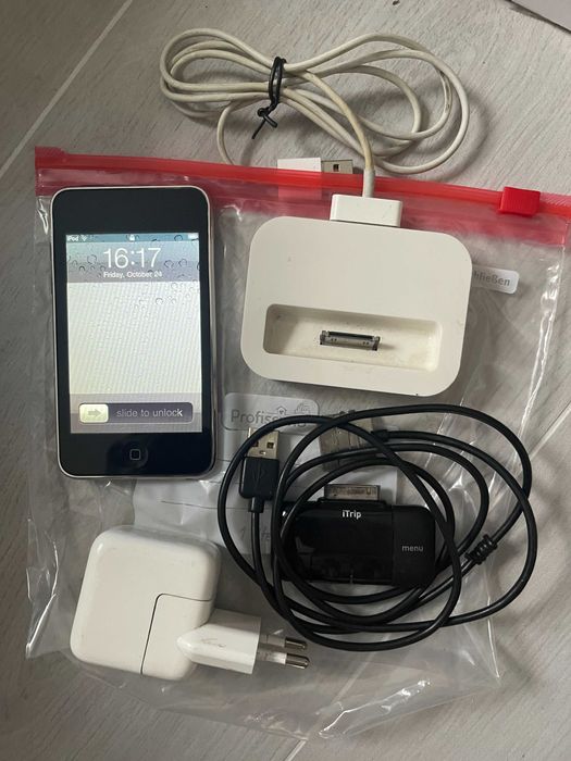 ipod touch 16gb  + stand + FM transmiter +2xcablu/alimentator original